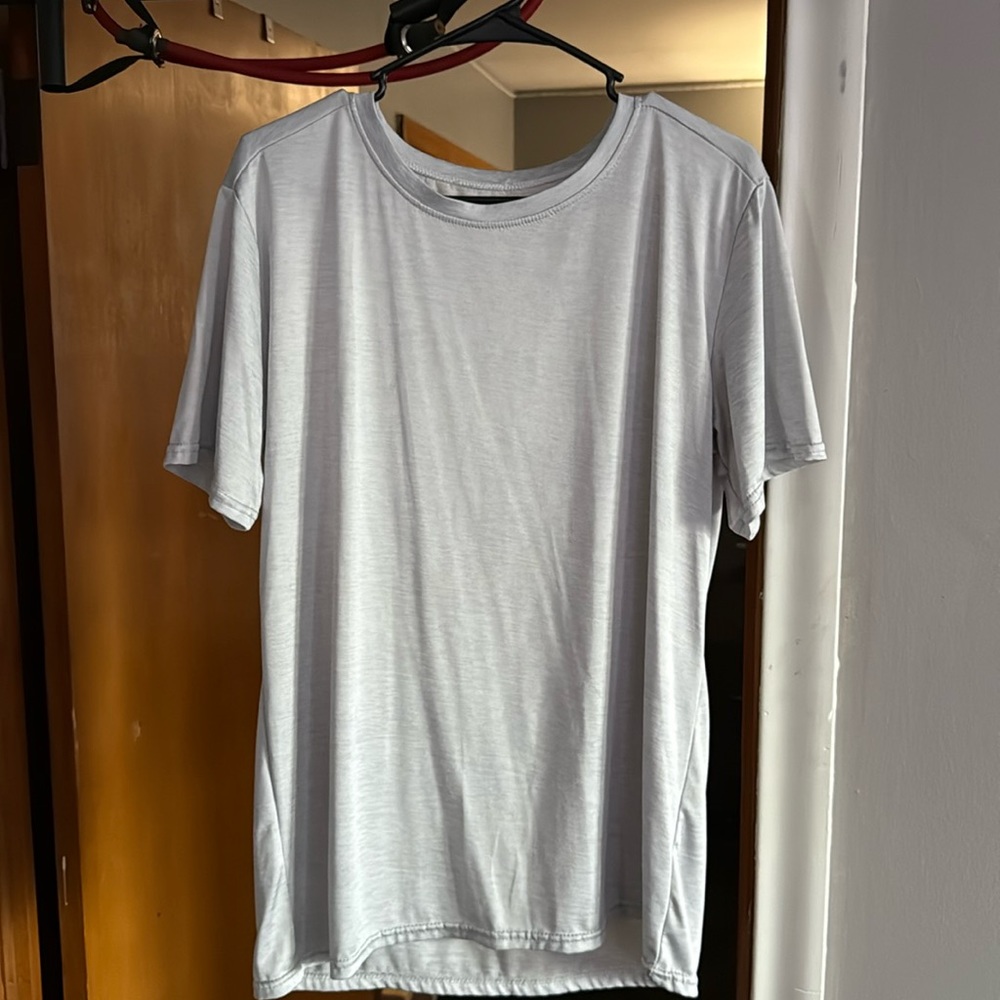 REAL ESSENTIALS ATHLETIC TSHIRT - SIZE LARGE